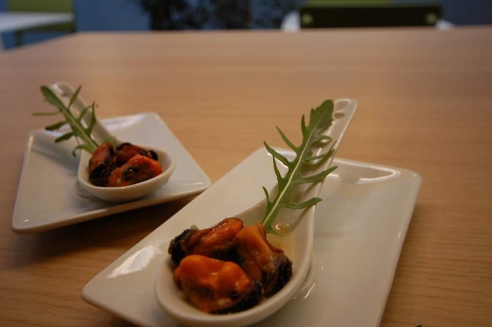 Imagen del bar/restaurante del Apartamentos Sitges, Sitges. Foto 2