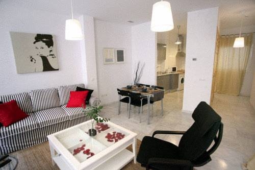 Imagen general del Apartamentos Sleepin Sevilla. Foto 16