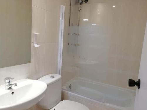 Imagen de la habitación del Apartamentos SmartRental Gran Via 47. Foto 13