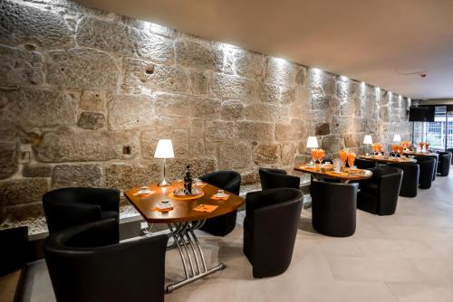 Imagen del bar/restaurante del Apartamentos Smartr Porto Reis Gaia. Foto 2