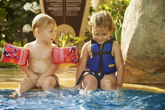 Imagen de la piscina del Apartamentos Sofitel Dubai The Palm Luxury Apartments. Foto 13