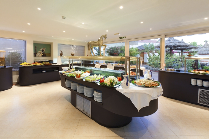 Imagen de los interiores del Apartamentos Sol Barbacan. Foto 15