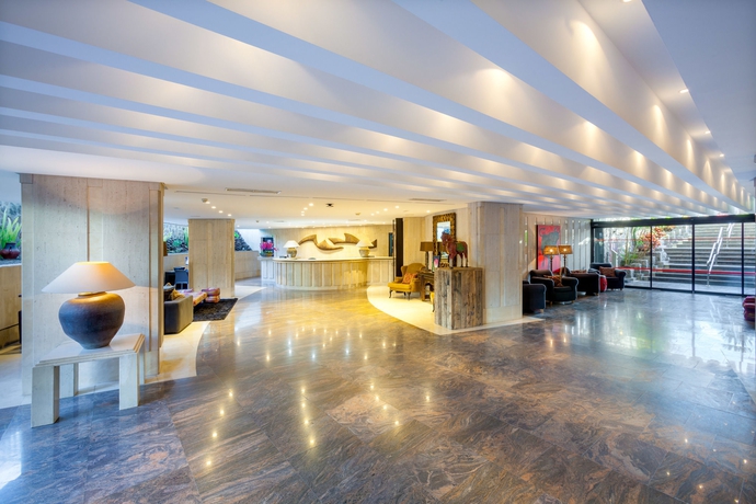 Imagen de los interiores del Apartamentos Sol Barbacan. Foto 18