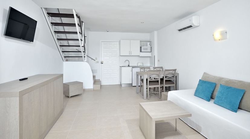 Imagen de los interiores del Apartamentos Sol Cala D'or Apartments. Foto 12