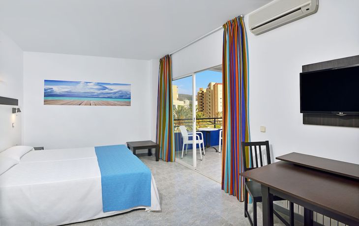 Imagen de la habitación del Apartamentos Sol Lunamar Palmanova – Adults Only. Foto 3