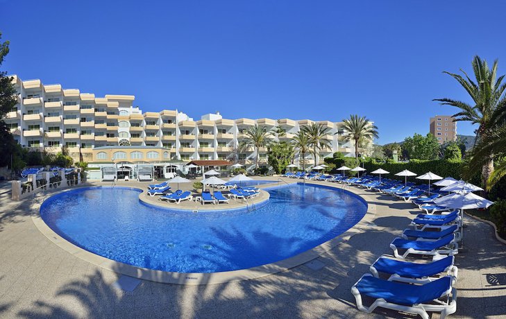 Imagen de la piscina del Apartamentos Sol Lunamar Palmanova – Adults Only. Foto 18
