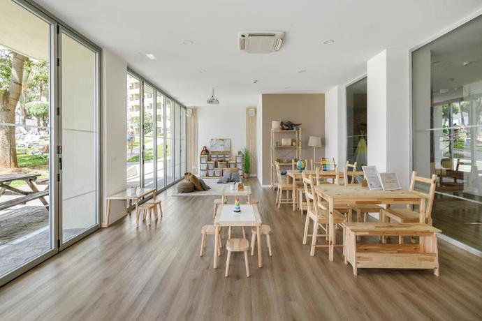 Imagen general del Apartamentos Sol Puerto Marina. Foto 7