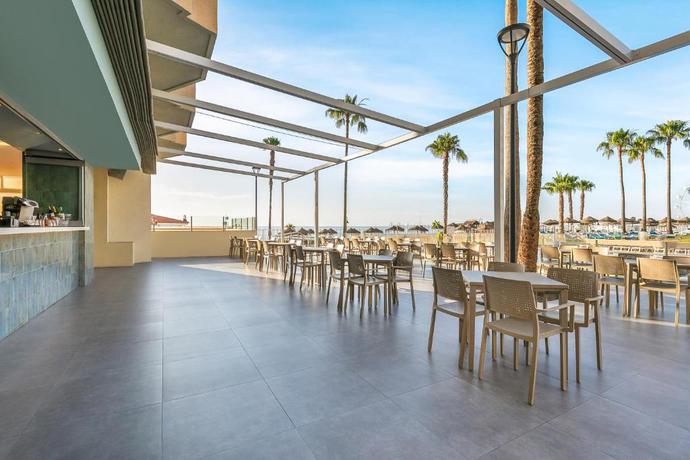 Imagen general del Apartamentos Sol Puerto Marina. Foto 12