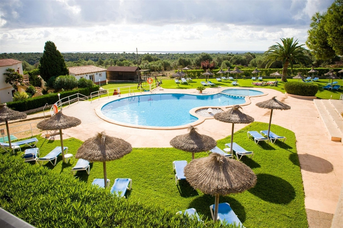 Imagen de la piscina del Apartamentos Sol Romántica By Dot Suites. Foto 15