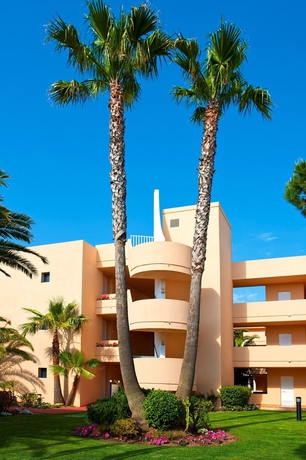 Imagen de los exteriores del Apartamentos Sol Sancti Petri. Foto 10