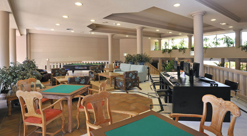 Imagen de los interiores del Apartamentos Sol Sun Beach. Foto 18