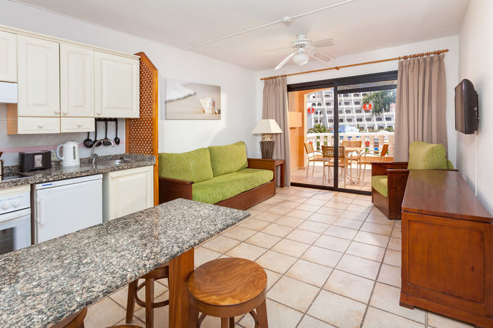 Imagen de los interiores del Apartamentos Sol Sun Beach. Foto 19