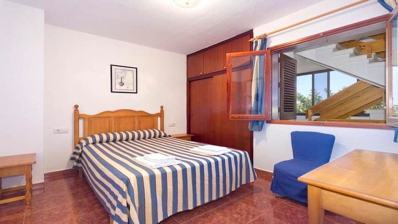 Imagen de la habitación del Apartamentos Sol Y Mar Menorca. Foto 3