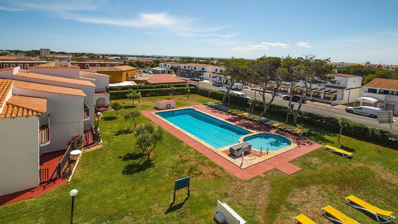 Imagen general del Apartamentos Sol Y Mar Menorca. Foto 1