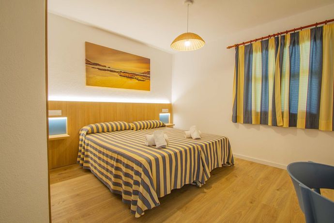 Imagen de la habitación del Apartamentos Sol Y Mar Menorca. Foto 11