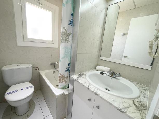 Imagen de la habitación del Apartamentos Sol Y Mar Segur 3000. Foto 10