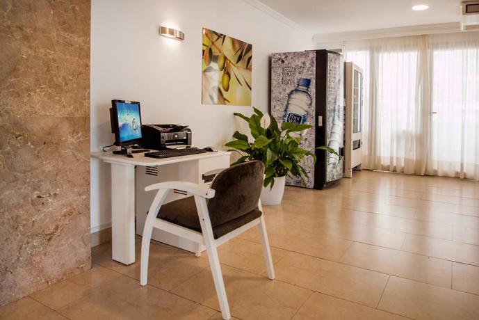 Imagen general del Apartamentos Sol Y Vera. Foto 8