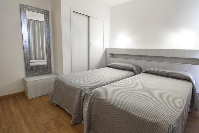 Imagen general del Apartamentos Sol Y Vera. Foto 9