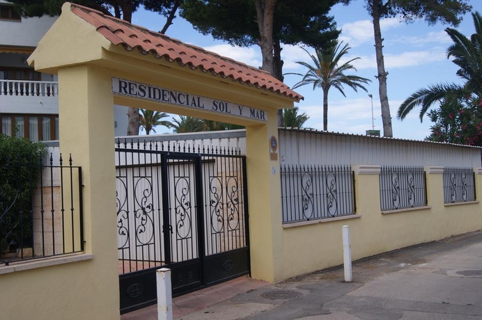 Imagen general del Apartamentos Sol y Mar 3000. Foto 11