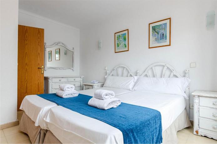 Imagen general del Apartamentos Sol y Mar, Cala Bona. Foto 5