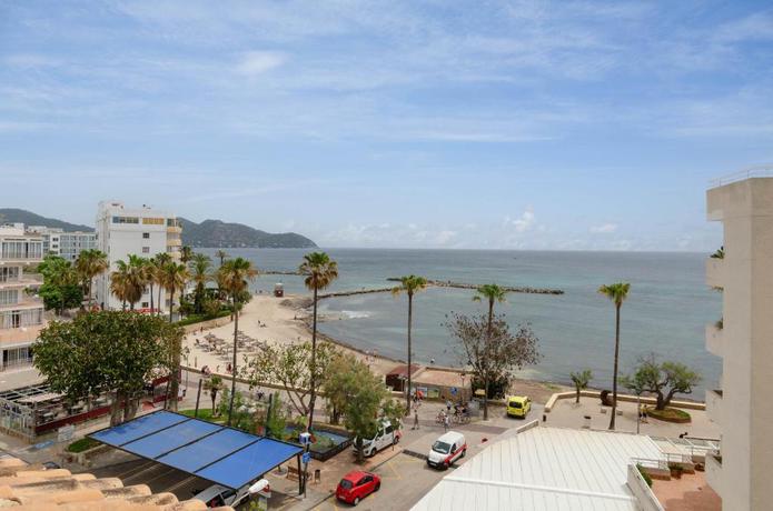 Imagen general del Apartamentos Sol y Mar, Cala Bona. Foto 7