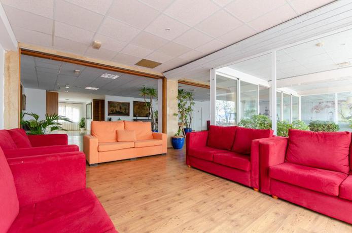 Imagen general del Apartamentos Sol y Mar, Cala Bona. Foto 12