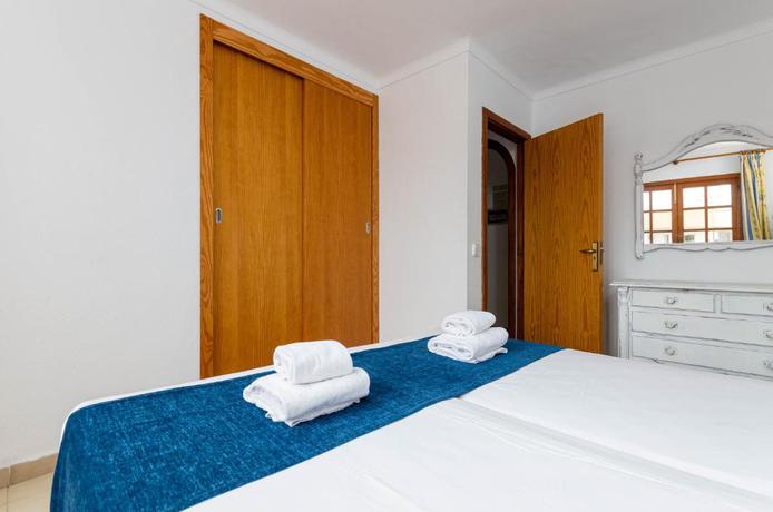 Imagen general del Apartamentos Sol y Mar, Cala Bona. Foto 19