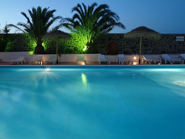 Imagen de la piscina del Apartamentos Solaris Apartments. Foto 14