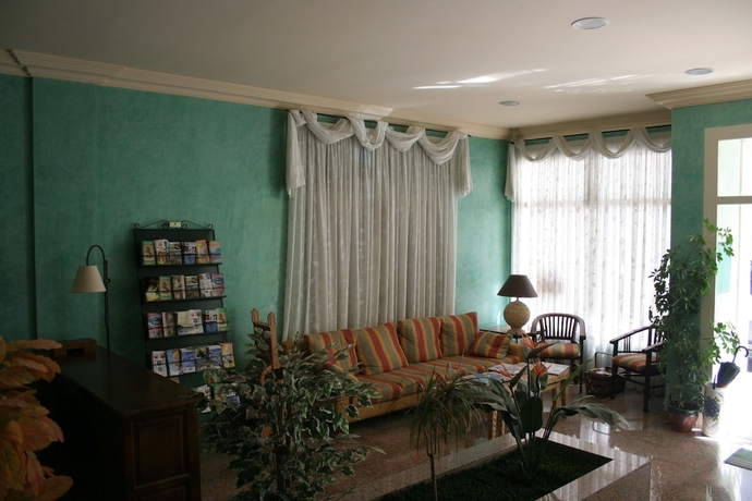 Imagen de los interiores del Apartamentos Solset Nerja. Foto 17