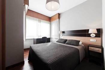 Imagen de los interiores del Apartamentos Someso Apartamentos Turísticos. Foto 16