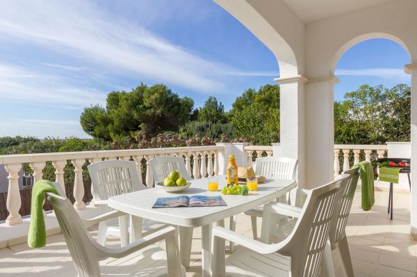 Imagen de los exteriores del Apartamentos Son Bou Family Gardens. Foto 4