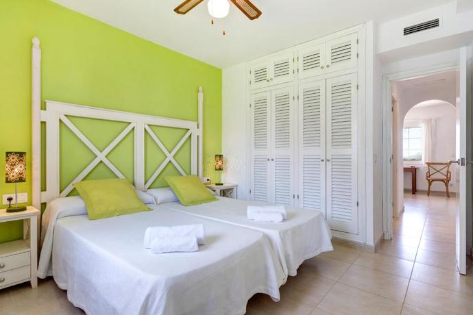 Imagen general del Apartamentos Son Bou Playa Gold. Foto 3