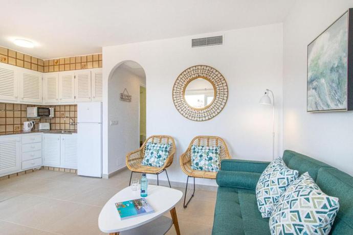 Imagen general del Apartamentos Son Bou Playa Gold. Foto 13