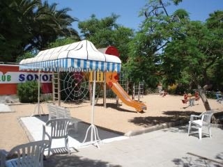 Imagen de los exteriores del Apartamentos Sonora Golf. Foto 4