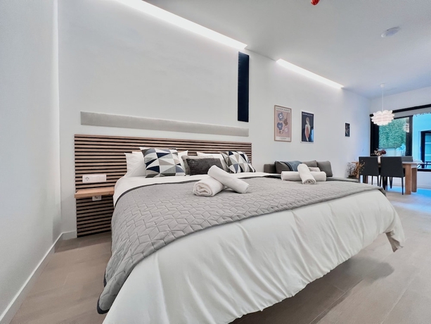 Imagen de la habitación del Apartamentos Sorolla Urban Suites. Foto 3