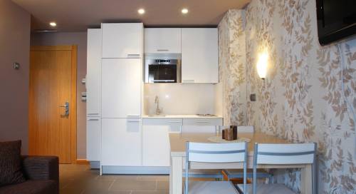 Imagen de la habitación del Apartamentos Spa Cueto. Foto 9