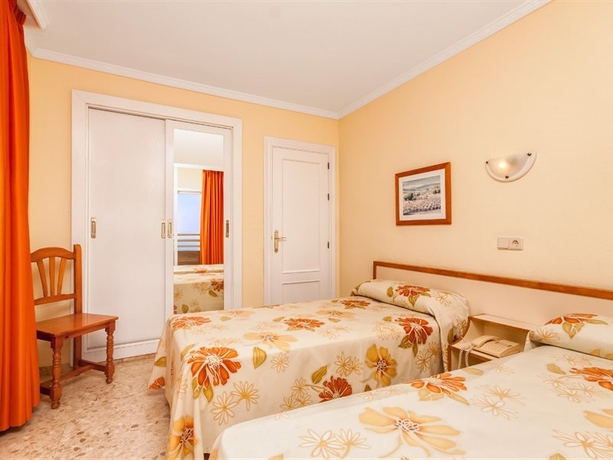 Imagen de la habitación del Apartamentos Stella Maris, Fuengirola. Foto 3