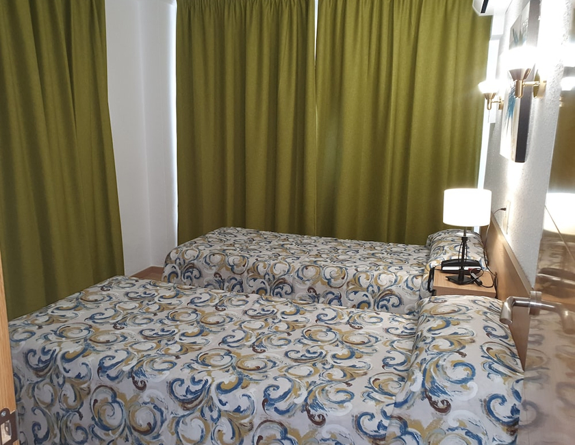 Imagen de la habitación del Apartamentos Stella Maris, Fuengirola. Foto 4