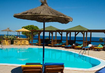 Imagen de la piscina del Apartamentos Suitehotel Marina Playa. Foto 5