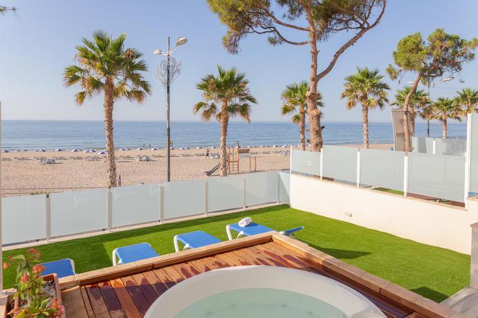 Imagen de los exteriores del Apartamentos Suites At Sea. Foto 9