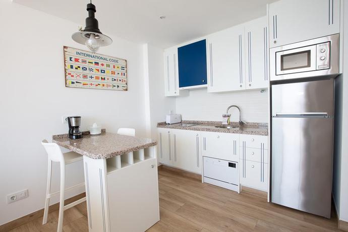 Imagen de la habitación del Apartamentos Suites At Sea. Foto 7