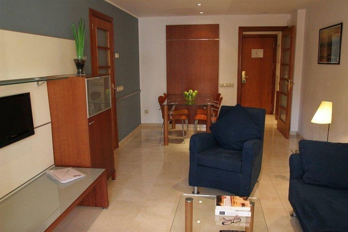 Imagen de la habitación del Apartamentos Suites Marina. Foto 2