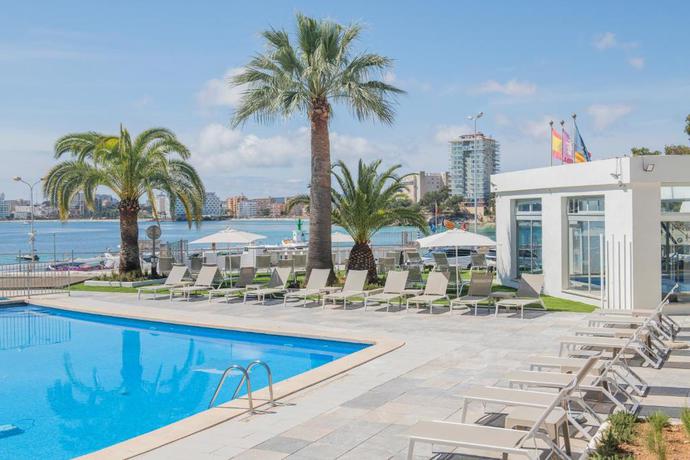 Imagen de la piscina del Apartamentos Suites ROC Portonova. Foto 15