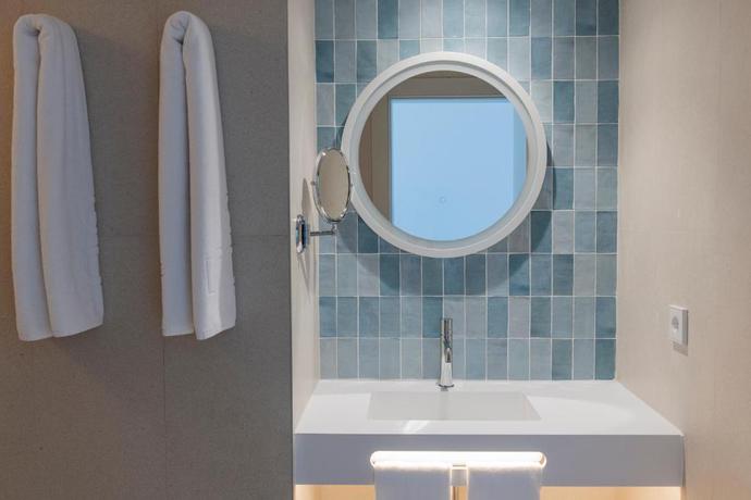 Imagen de la habitación del Apartamentos Suites ROC Portonova. Foto 7