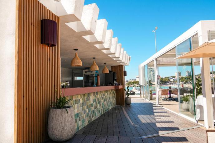 Imagen del bar/restaurante del Apartamentos Suites ROC Portonova. Foto 4