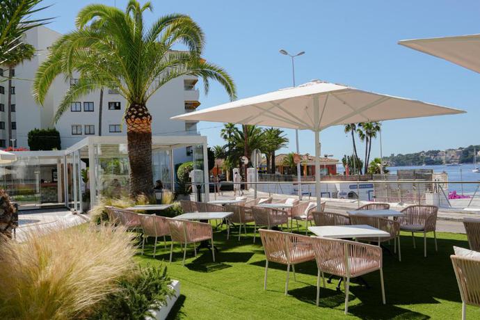 Imagen de los exteriores del Apartamentos Suites ROC Portonova. Foto 11