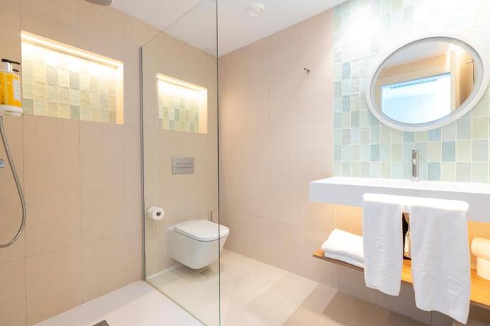 Imagen de la habitación del Apartamentos Suites ROC Portonova. Foto 8