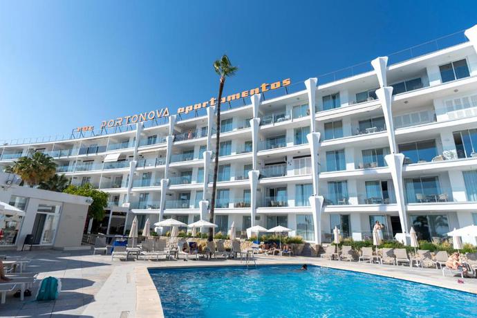 Imagen de los exteriores del Apartamentos Suites ROC Portonova. Foto 12