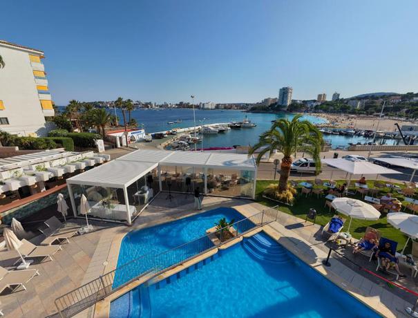 Imagen de los exteriores del Apartamentos Suites ROC Portonova. Foto 13