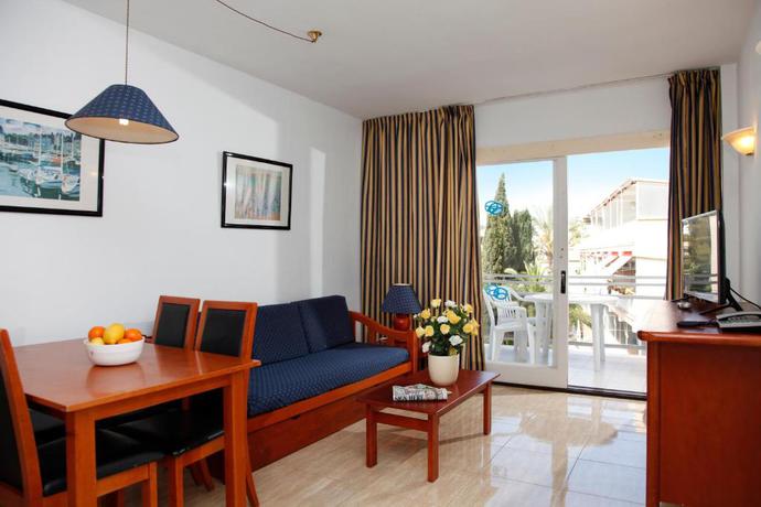 Imagen de la habitación del Apartamentos Suites ROC Portonova. Foto 6